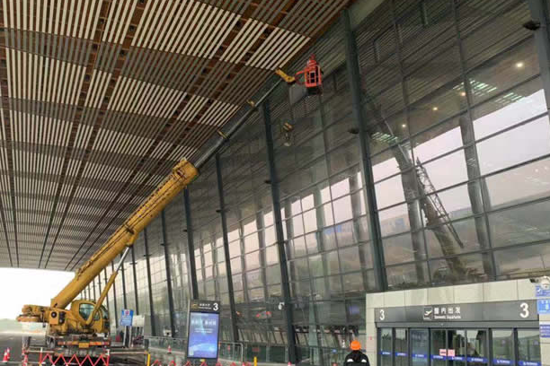 泰宁玻璃幕墙维护和保养